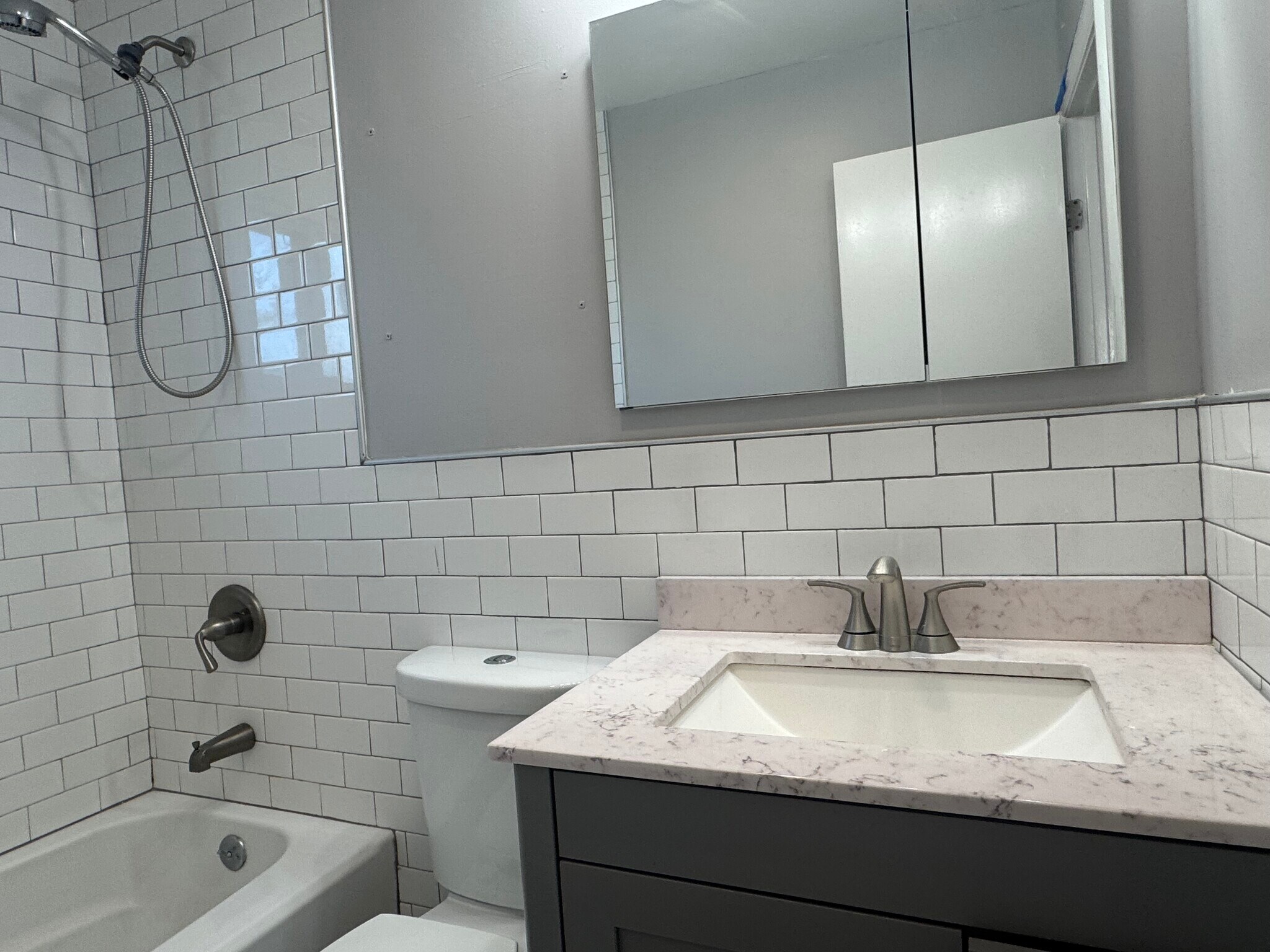 Building Photo - 1239 August Rd