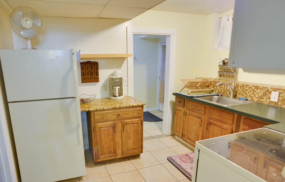 Kitchen - 5406 Shoemaker Farm Ln