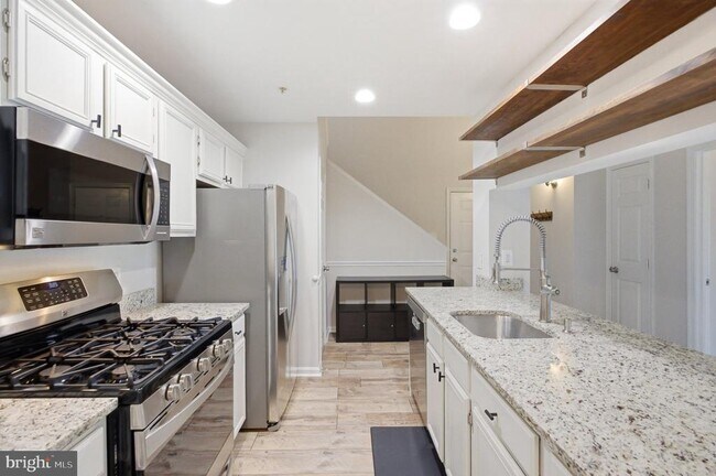 Building Photo - 46630 Drysdale Terrace