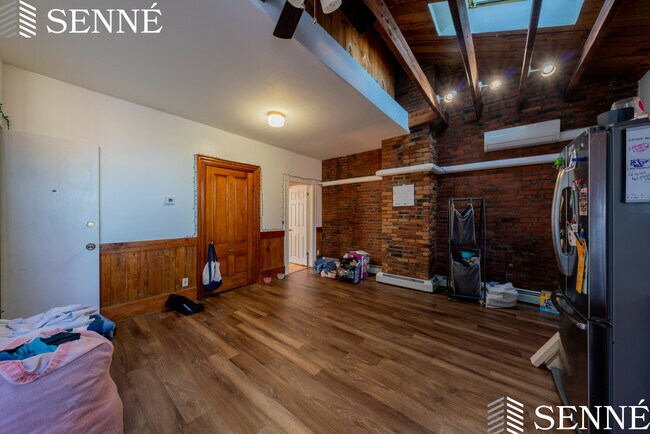 Building Photo - 15 Chelsea St