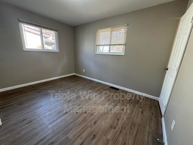 Building Photo - 1630 Kay Dr