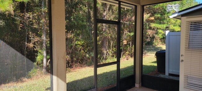 Building Photo - 496 Walnut Dr