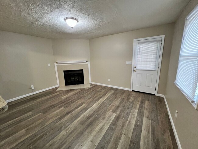 Building Photo - 349 Knollwood Cir