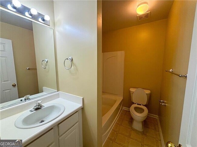 Building Photo - 7888 The Lakes Point