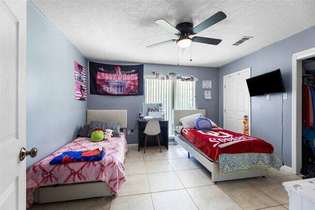 Building Photo - 22831 Fritz Ln