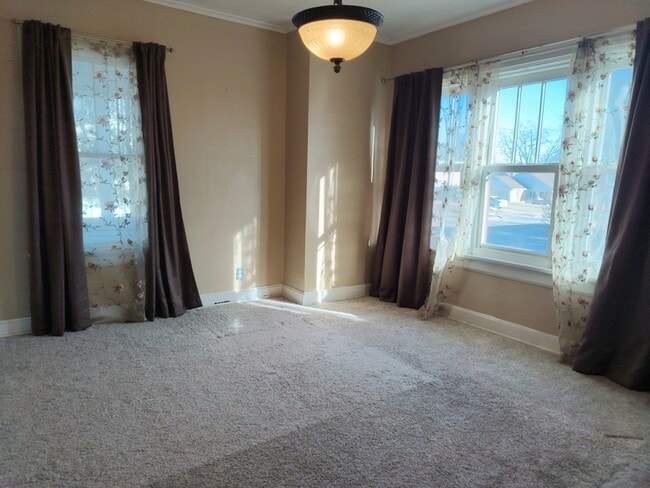 Building Photo - 401 Cleveland Ave