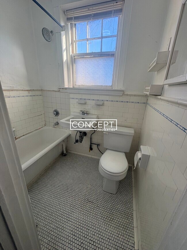 Building Photo - 7 James St