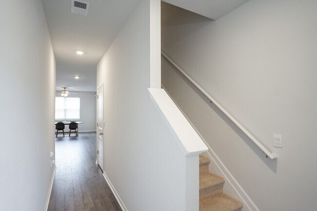 Building Photo - 950 Quaint Parish Cir
