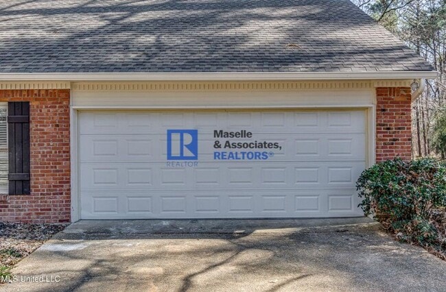 Building Photo - 3 Bed/2 Bath Home in Castlewoods in Brandon