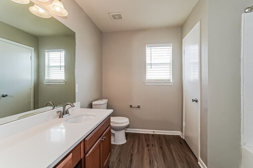 Building Photo - 11410 Sugar Bowl Dr