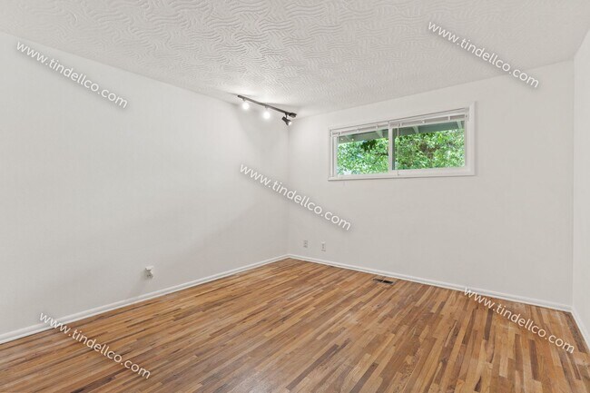 Building Photo - Gladstone Charmer | 3 Bedroom 2 Bathroom H...