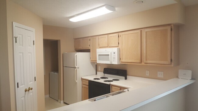 Building Photo - 589 Blue River Ct