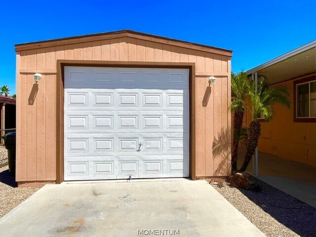 Building Photo - 803 Roadrunner Dr