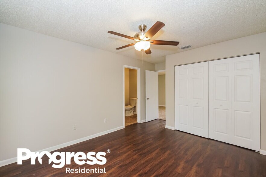 Building Photo - 2141 Kendall Ct