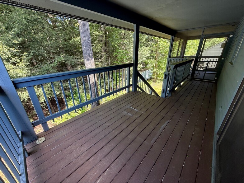 Building Photo - 28 Maria Ave