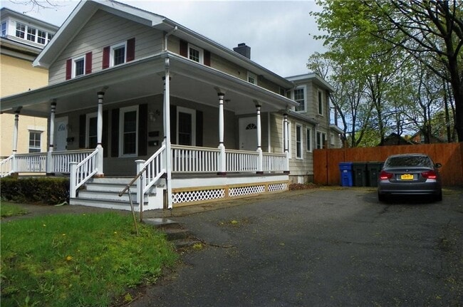 Primary Photo - 82 Adams St