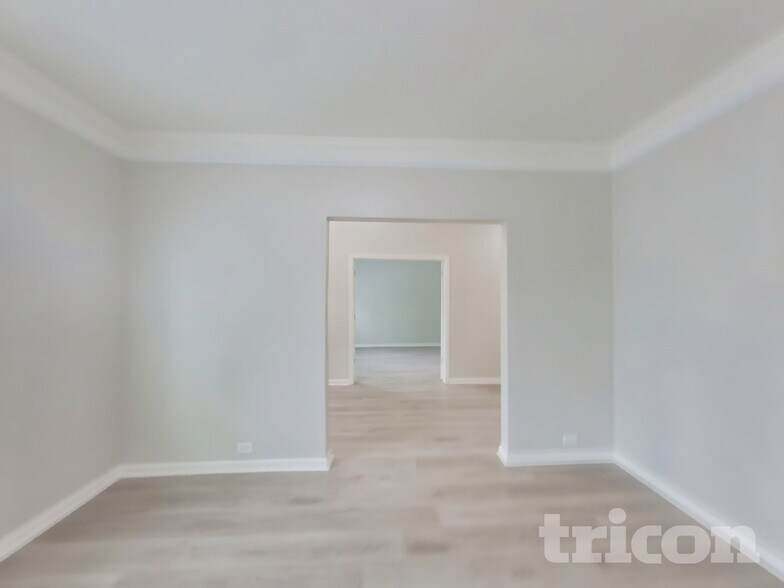 Building Photo - 821 Monroe Ct