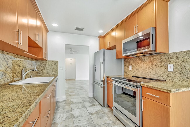 Building Photo - 2098 SW 13th Way