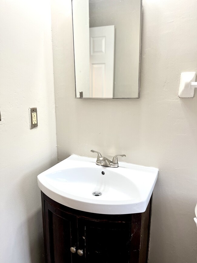 Building Photo - 6390 Firethorn Ave