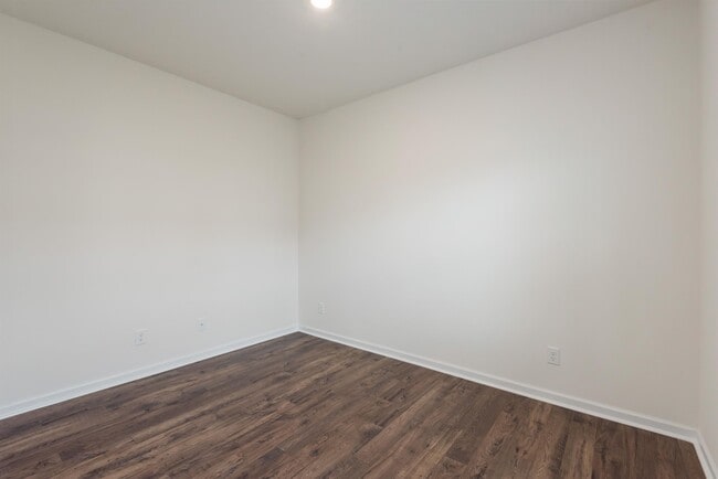 Building Photo - 5513 English Holly Wy