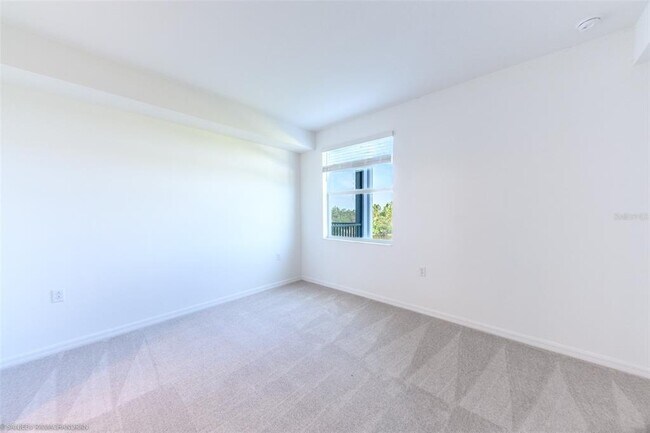 Building Photo - 14121 Heritage Landing Blvd