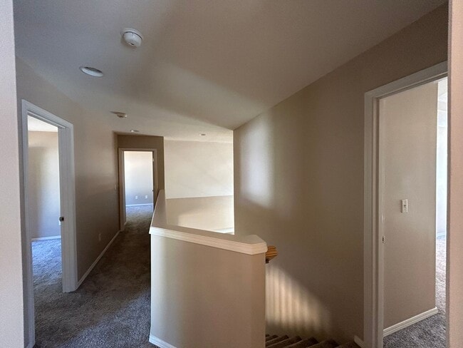 Building Photo - Gorgeous 4 Bed, 2.5 Bath House!