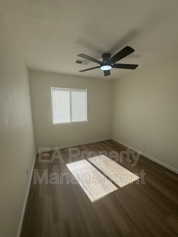 Building Photo - 4830 Aquamarine Dr NE