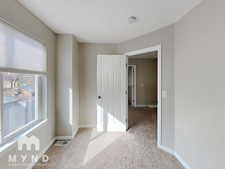 Building Photo - 2057 W Adriatic Pl