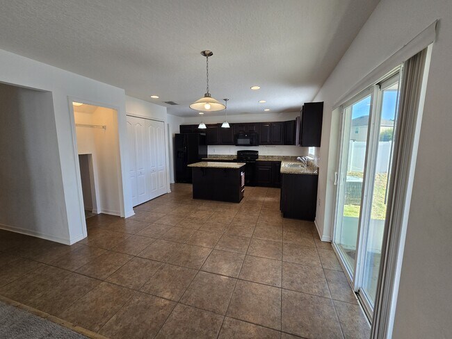 Building Photo - 127 Cedar Cir Dr