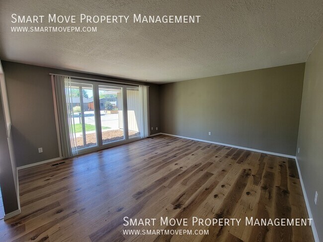 Building Photo - 9990 Skycrest-
