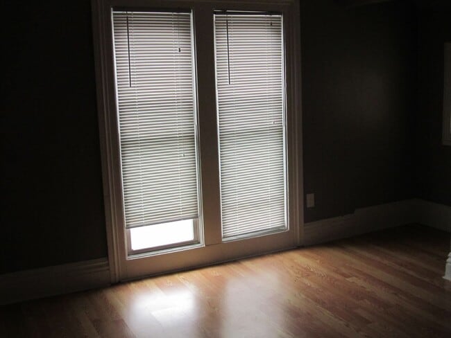 Building Photo - 300 Meigs St