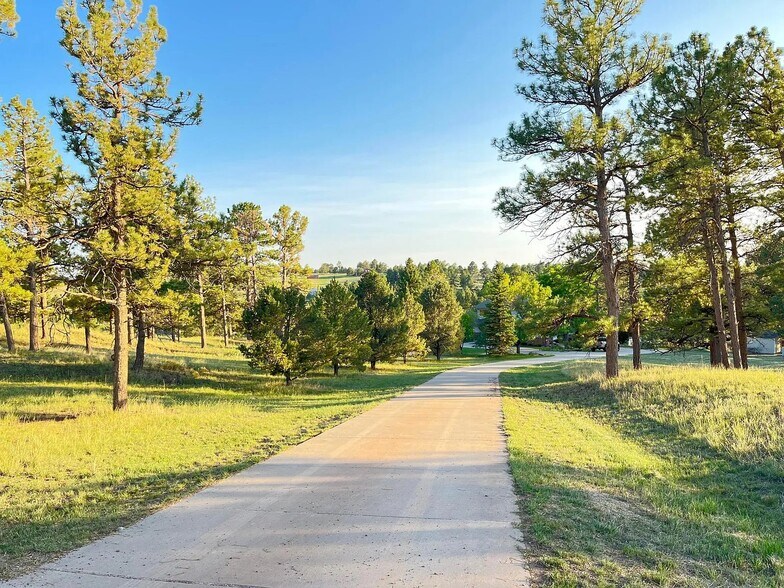 Building Photo - 8374 Piney Creek Rd