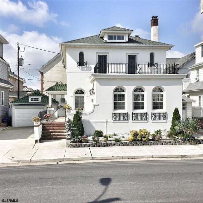 Building Photo - 104 S Wissahickon Ave