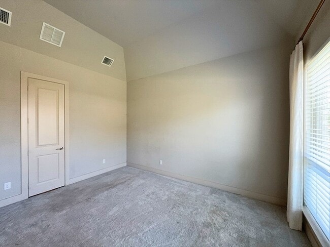 Building Photo - 2151 Lassen Dr