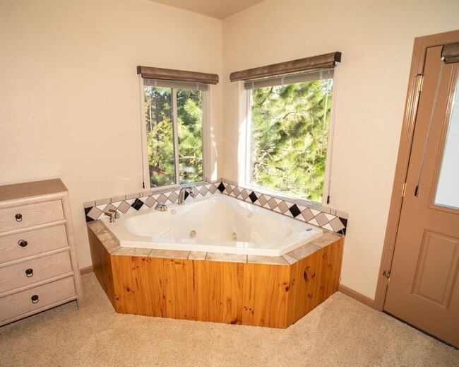 Building Photo - Beautiful home for rent in Galena Forest