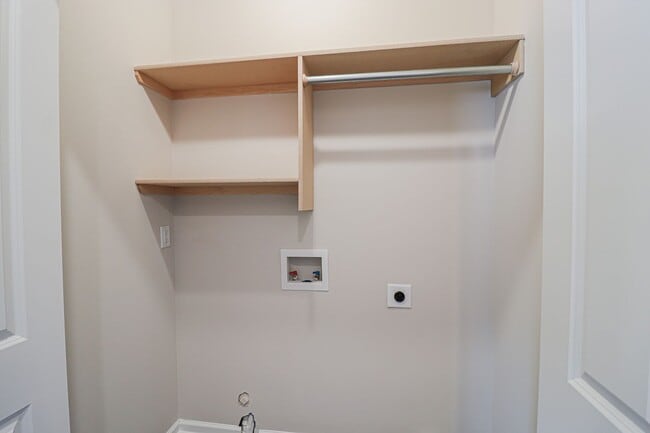 Building Photo - 2336 E Cheyenne Ct