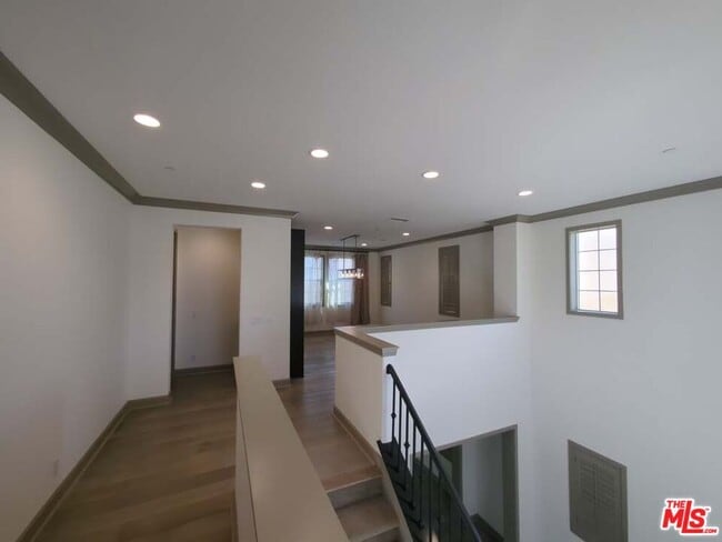 Building Photo - 16243 Cameo Ct