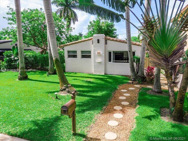 Building Photo - 1622 Mayo St