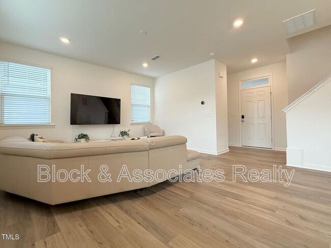 Building Photo - 177 Shadowdale Ln
