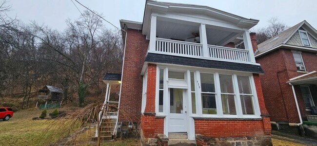 Building Photo - 438 Goethe St