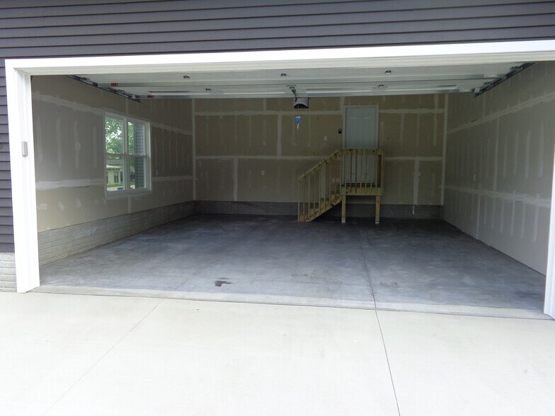 Building Photo - 2805 Terrace Dr
