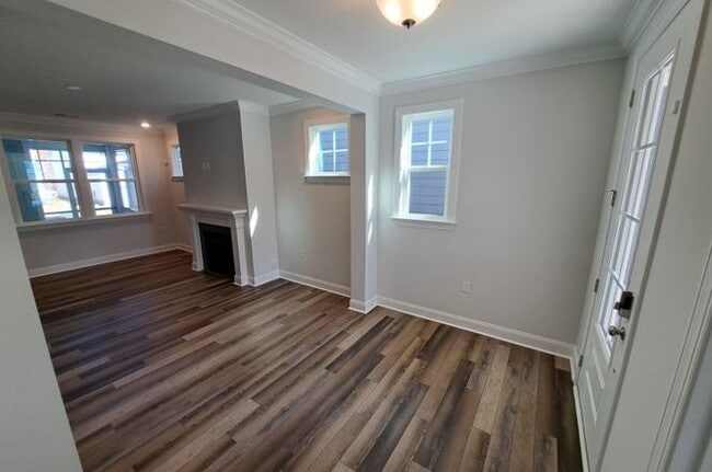 Building Photo - 324 Natsam Wds Wy