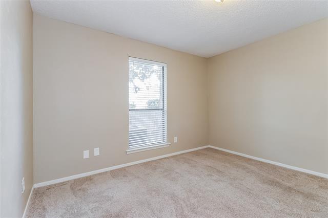 Building Photo - 708 Highland Park Dr
