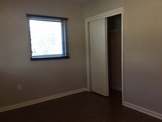 Building Photo - 1614 Sparrow Dr