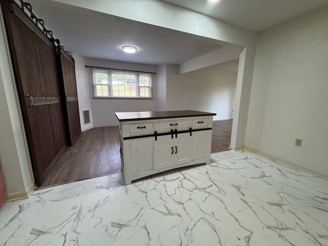 Building Photo - 5260 Crossbow Cir