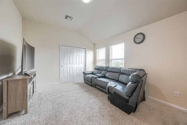 Building Photo - 3030 Currier Ct