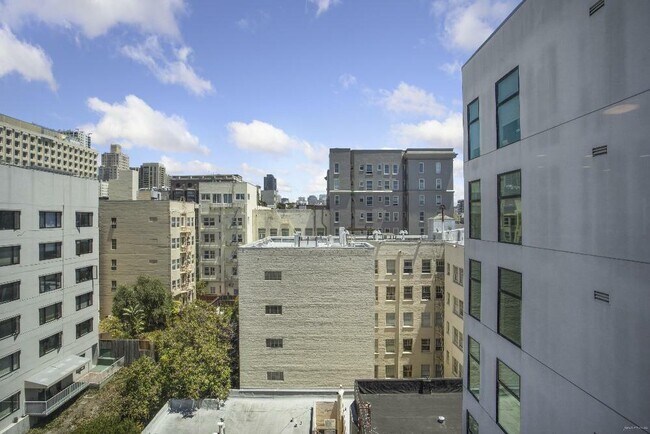 Building Photo - 1080 Sutter St