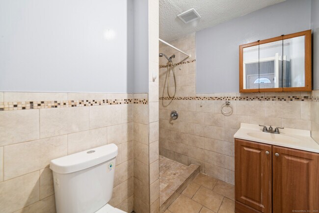 Building Photo - 705 Dixwell Ave
