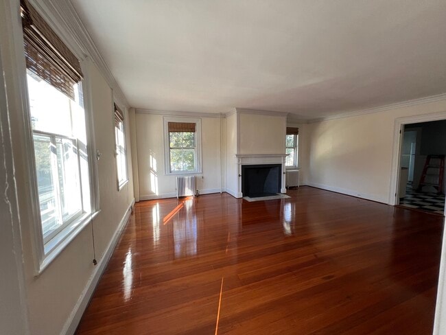 Living Room - 260 High St