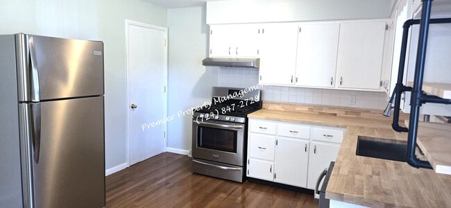 Building Photo - 323 Brewster Rd